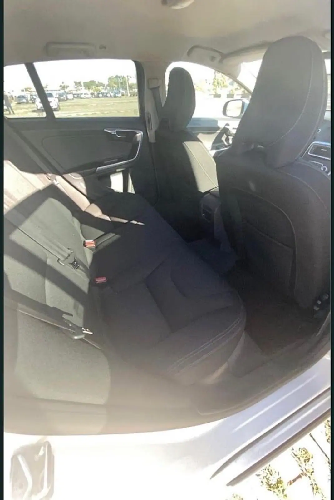 Volvo V60 2015 - 8900 EUR, 206200 km - 206200km - foto 11 de 11