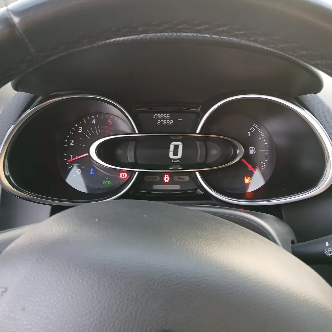 Renault Clio Sport Tourer 2019 - 12900 EUR, 109856 km - 109856km - foto 5 de 15