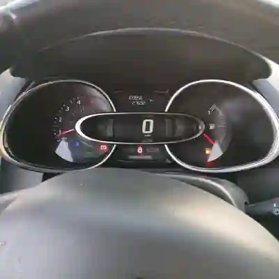 Renault Clio Sport Tourer 2019 - 12900 EUR, 109856 km - 109856km - foto 5 de 15