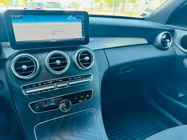 Mercedes-Benz C 220 2019 - 32000 EUR, 160000 km - AUTO.MOTO.pt - 160000km - foto 22 de 30