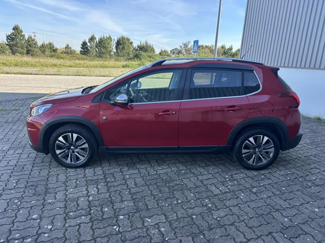Peugeot 2008 2019 - 13990 EUR, 146000 km - AUTO.MOTO.pt - 146000km - foto 8 de 22