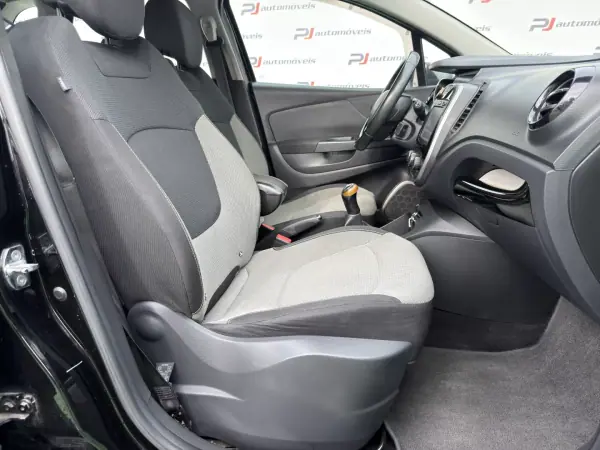 Renault Captur 2016 - 12990 EUR, 142000 km - AUTO.MOTO.pt - 142000km - foto 23 de 23