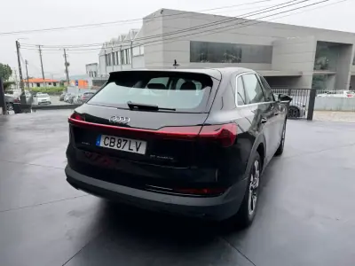 Audi e-tron 2020 - 30500 EUR, 90120 km - AUTO.MOTO.pt - 90120km - foto 4 de 15