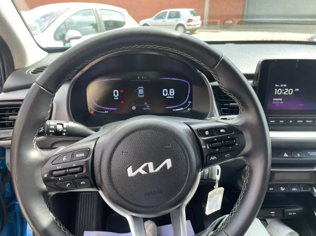 Kia Stonic 2025 - 17990 EUR, 14800 km - AUTO.MOTO.pt - 14800km - foto 14 de 17