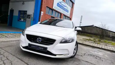 Volvo V40 2013 - 10900 EUR, 190000 km - AUTO.MOTO.pt - 190000km - foto 6 de 22