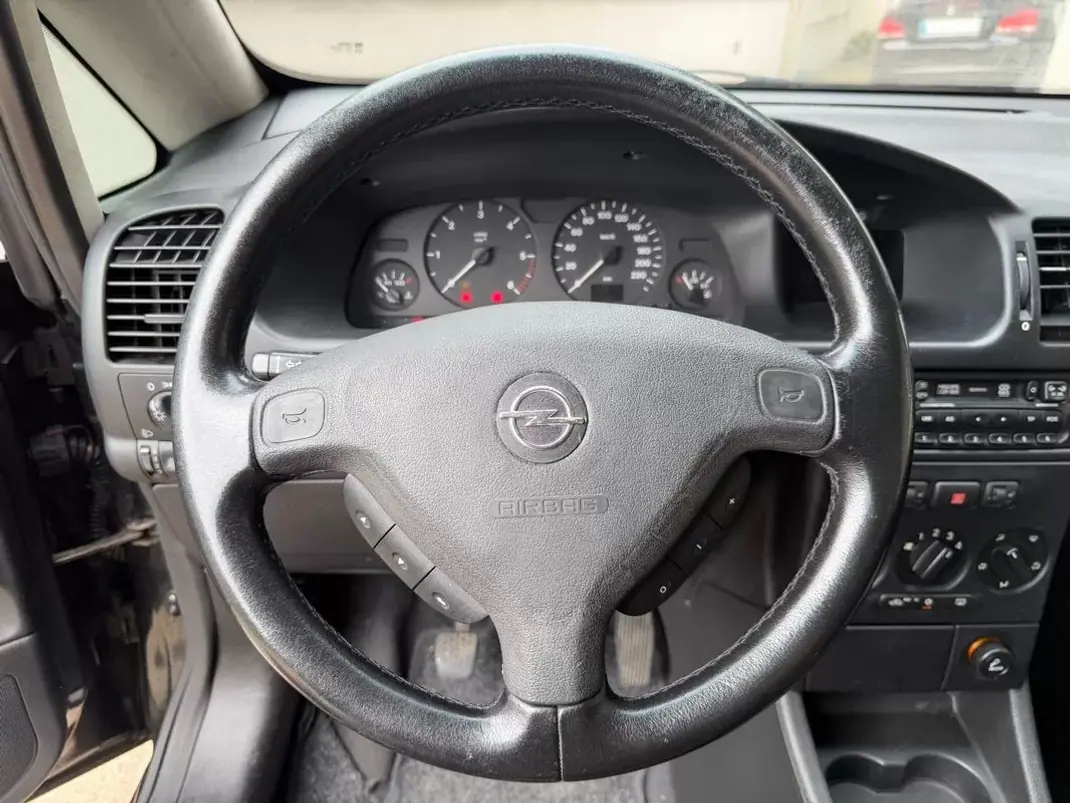 Opel Zafira 2001 - 1750 EUR, 325223 km - 325223km - foto 9 de 38