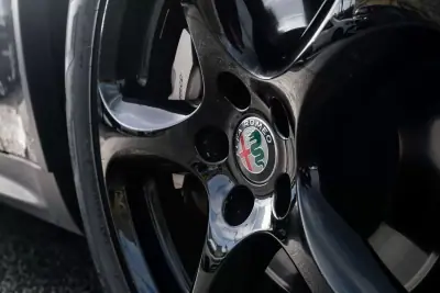Alfa Romeo Stelvio 2019 - 29400 EUR, 89000 km - AUTO.MOTO.pt - 89000km - foto 7 de 31