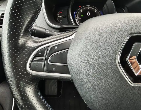 Renault Mégane Sport Tourer 2017 - 13990 EUR, 115000 km - AUTO.MOTO.pt - 115000km - foto 20 de 43