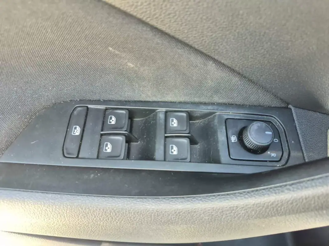 Skoda Kamiq 2023 - 18900 EUR, 24682 km - AUTO.MOTO.pt - 24682km - foto 7 de 20