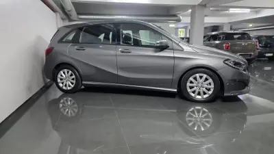 Mercedes-Benz B 180 2017 - 15990 EUR, 120000 km - AUTO.MOTO.pt - 120000km - foto 21 de 27