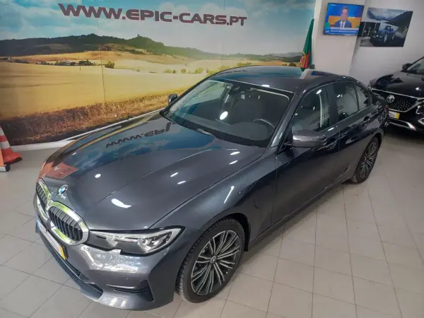 BMW 330 2021 - 27890 EUR, 51862 km - AUTO.MOTO.pt - 51862km - foto 5 de 37