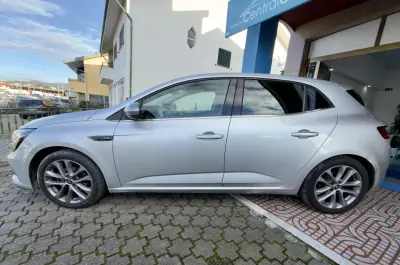 Renault Mégane 2020 - 17950 EUR, 114000 km - AUTO.MOTO.pt - 114000km - foto 6 de 23