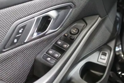 BMW 318 2022 - 27250 EUR, 132000 km - AUTO.MOTO.pt - 132000km - foto 25 de 38