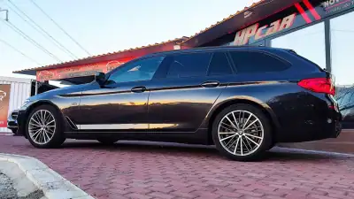 BMW 520 2018 - 29990 EUR, 130000 km - AUTO.MOTO.pt - 130000km - foto 16 de 43