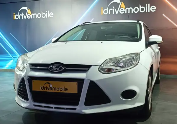 Ford Focus 2014 - 8750 EUR, 124734 km - AUTO.MOTO.pt - 124734km - foto 8 de 24