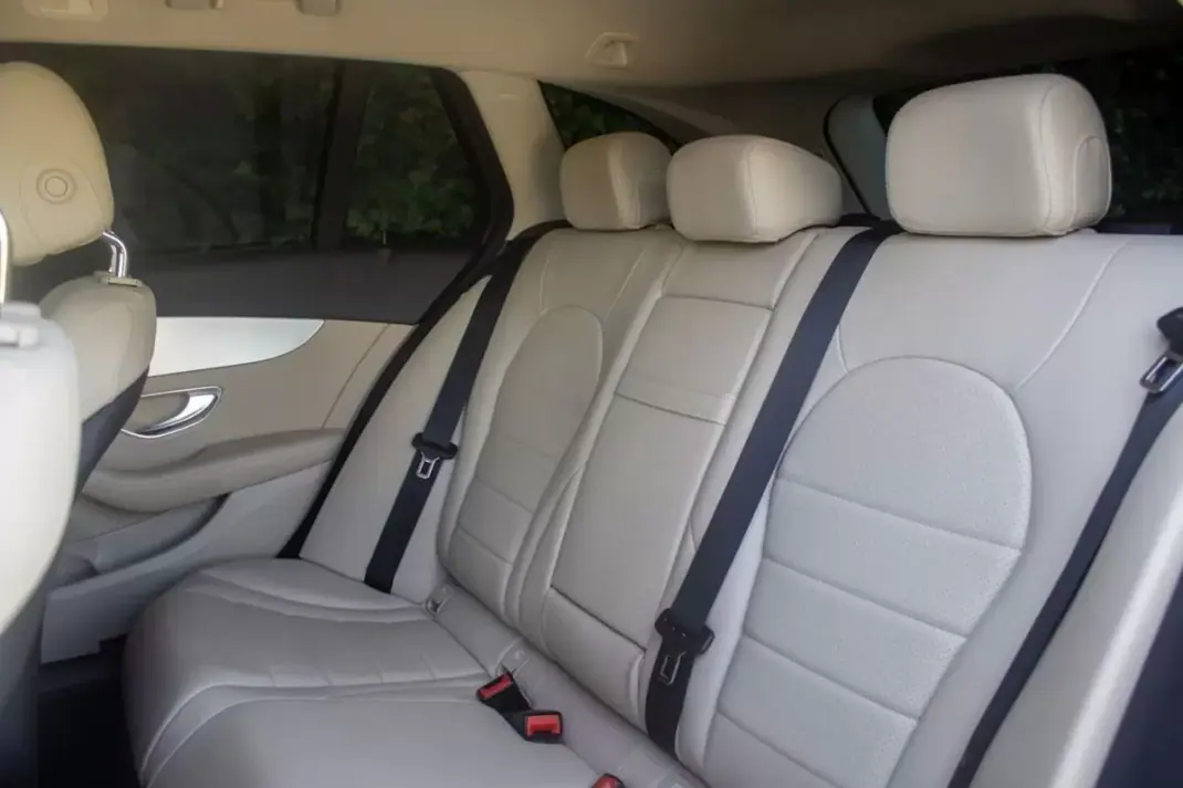 Mercedes-Benz C 220 2017 - 23900 EUR, 125000 km - AUTO.MOTO.pt - 125000km - foto 13 de 16