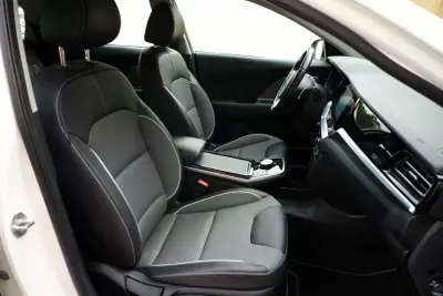 Kia e-Niro 2020 - 20990 EUR, 28500 km - foto 4 de 25