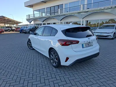 Ford Focus 2022 - 16500 EUR, 97500 km - AUTO.MOTO.pt - 97500km - foto 8 de 37