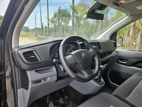Citroën Jumpy 2017 - 13500 EUR, 245000 km - AUTO.MOTO.pt - 245000km - foto 11 de 11