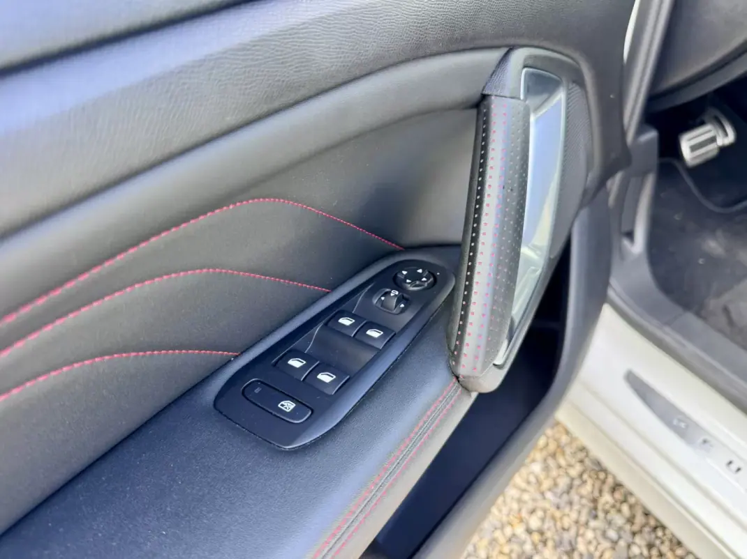 Peugeot 308 2020 - 14790 EUR, 30000 km - AUTO.MOTO.pt - 30000km - foto 6 de 29