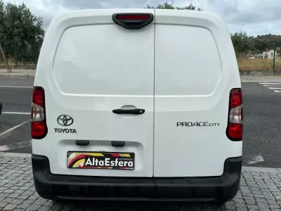 Toyota Proace City Verso 2020 - 18900 EUR, 110765 km - 110765km - foto 5 de 31