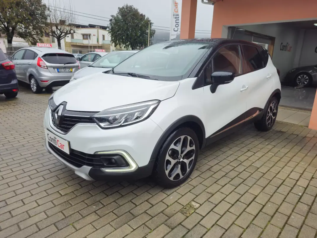 Renault Captur 2019 - 15990 EUR, 70400 km - AUTO.MOTO.pt - 70400km - foto 3 de 10