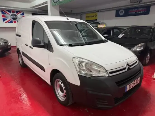 Citroën Berlingo 2015 - 7900 EUR, 221000 km - AUTO.MOTO.pt - 221000km - foto 3 de 29