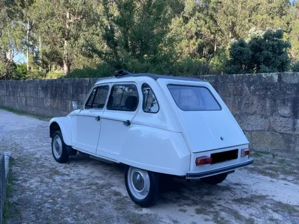 Citroën Dyane 1979 - 7900 EUR, 92000 km - AUTO.MOTO.pt - 92000km - foto 6 de 38