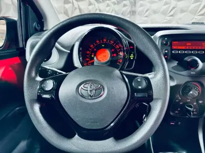 Toyota Aygo 2019 - 10750 EUR, 126299 km - AUTO.MOTO.pt - 126299km - foto 21 de 35