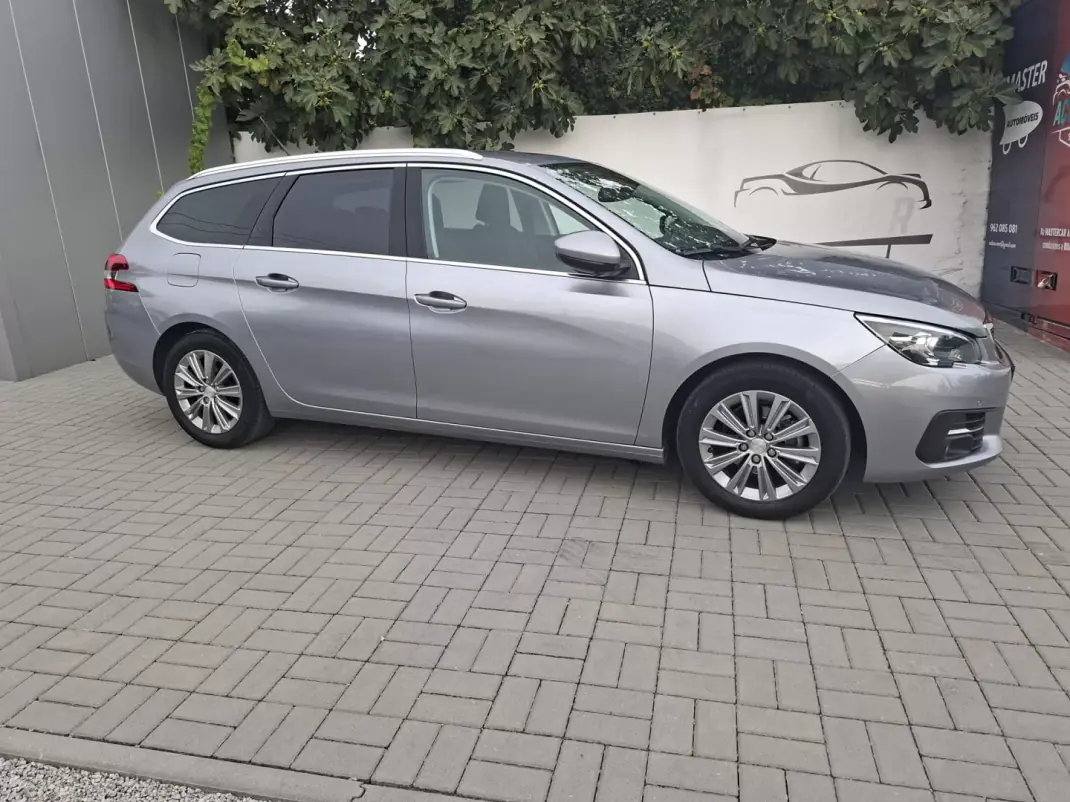 Peugeot 308 SW 2021 - 13490 EUR, 46850 km - 46850km - foto 24 de 28