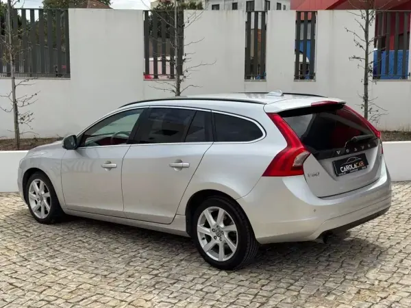Volvo V60 2014 - 12950 EUR, 130000 km - 130000km - foto 5 de 27