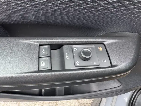 Cupra Born 2024 - 28750 EUR, 35000 km - 35000km - foto 44 de 47