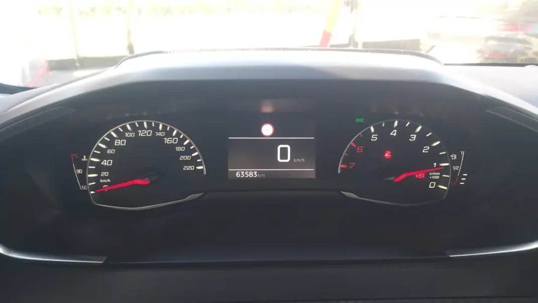 Peugeot 208 2022 - 13565 EUR, 63583 km - AUTO.MOTO.pt - 63583km - foto 27 de 37