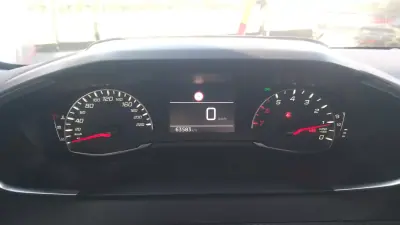 Peugeot 208 2022 - 13565 EUR, 63583 km - AUTO.MOTO.pt - 63583km - foto 27 de 37