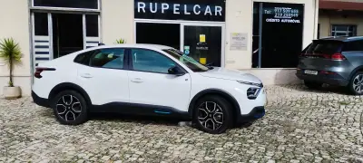 Citroën e-C4 X 2023 - 22500 EUR, 9760 km - AUTO.MOTO.pt - 9760km - foto 4 de 29