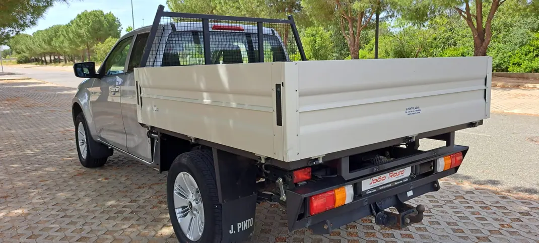 Isuzu D-Maxi - 1.9 Ddi CD 4WD L CH 2021 - 29950 EUR, 35000 km - AUTO.MOTO.pt - 35000km - foto 4 de 13