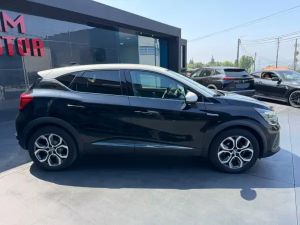 Renault Captur 2023 - 17900 EUR, 81925 km - AUTO.MOTO.pt - 81925km - foto 4 de 13