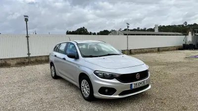 Fiat Tipo Station Wagon 2019 - 12750 EUR, 75000 km - AUTO.MOTO.pt - 75000km - foto 5 de 32