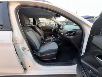 Fiat Tipo Cross 2022 - 14950 EUR, 98000 km - AUTO.MOTO.pt - 98000km - foto 33 de 53