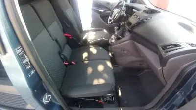 Ford Transit Connect 2019 - 14750 EUR, 81705 km - AUTO.MOTO.pt - 81705km - foto 13 de 26