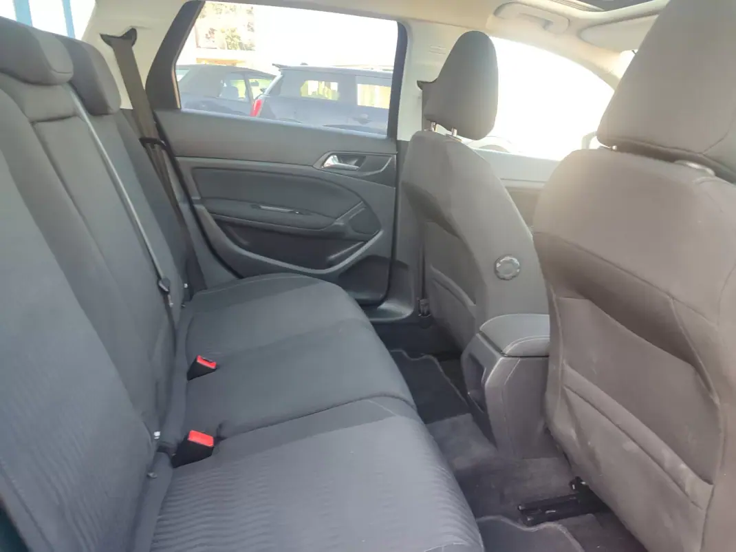 Peugeot 308 SW 2017 - 11890 EUR, 180000 km - 180000km - foto 15 de 18
