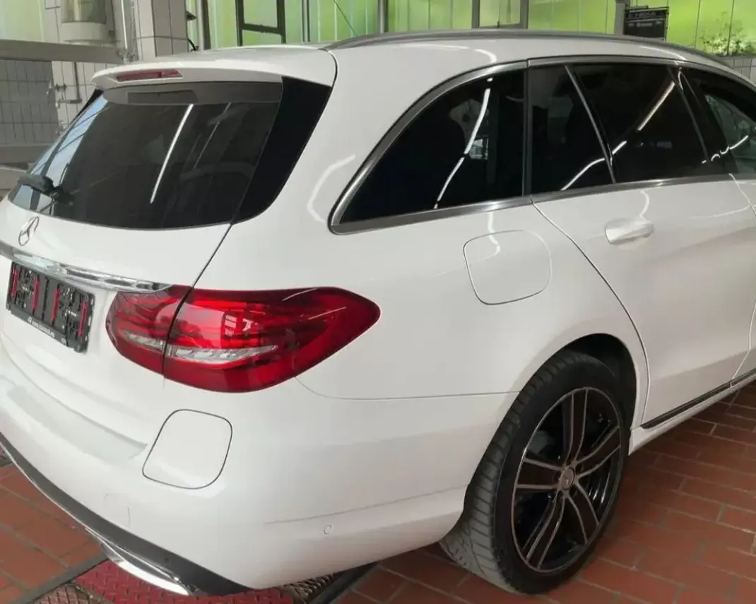 Mercedes-Benz C 300 2020 - 23999 EUR, 59016 km - AUTO.MOTO.pt - 59016km - foto 5 de 13