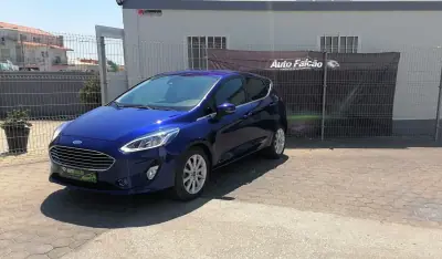Ford Fiesta 2017 - 13000 EUR, 94020 km - AUTO.MOTO.pt - 94020km - foto 2 de 18