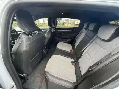Renault Mégane E-Tech 2022 - 24999 EUR, 101000 km - AUTO.MOTO.pt - 101000km - foto 33 de 35