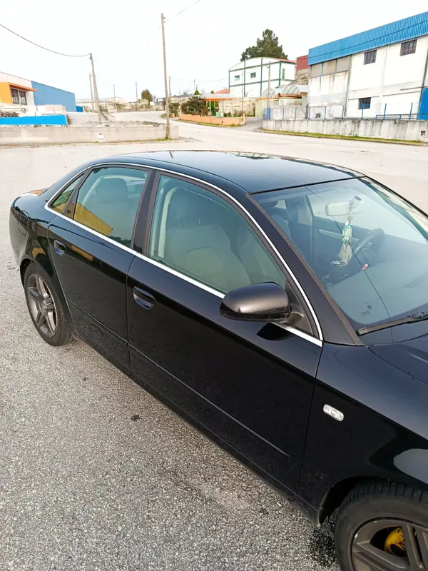 Audi A4 2006 - 4200 EUR, 329000 km - AUTO.MOTO.pt - 329000km - foto 4 de 19