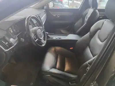 Volvo V90 2017 - 23500 EUR, 131000 km - AUTO.MOTO.pt - 131000km - foto 11 de 39