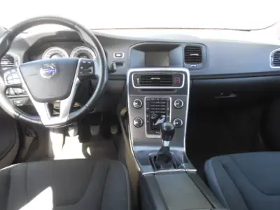 Volvo 121 2011 - 9750 EUR, 228544 km - AUTO.MOTO.pt - 228544km - foto 9 de 12