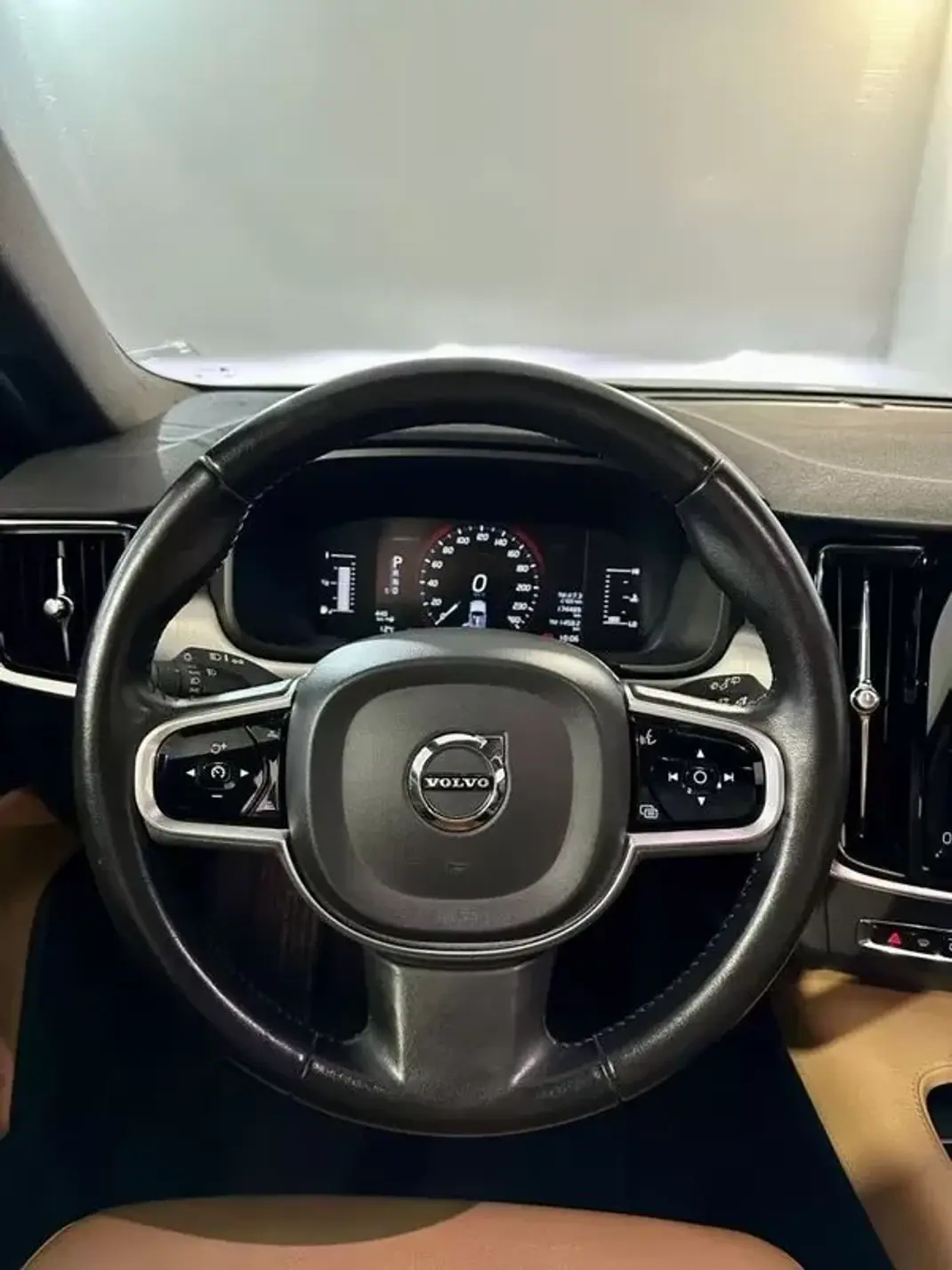 Volvo V90 2017 - 19750 EUR, 199000 km - 199000km - foto 11 de 30