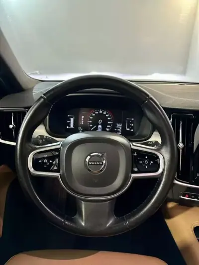 Volvo V90 2017 - 19750 EUR, 199000 km - AUTO.MOTO.pt - 199000km - foto 11 de 30