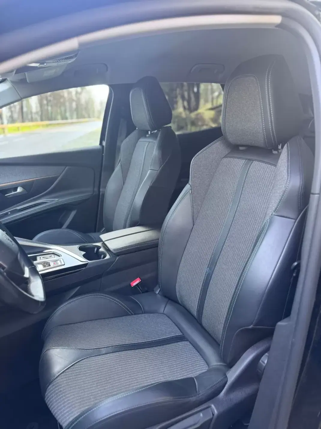 Peugeot 3008 2022 - 23500 EUR, 113156 km - AUTO.MOTO.pt - 113156km - foto 7 de 19